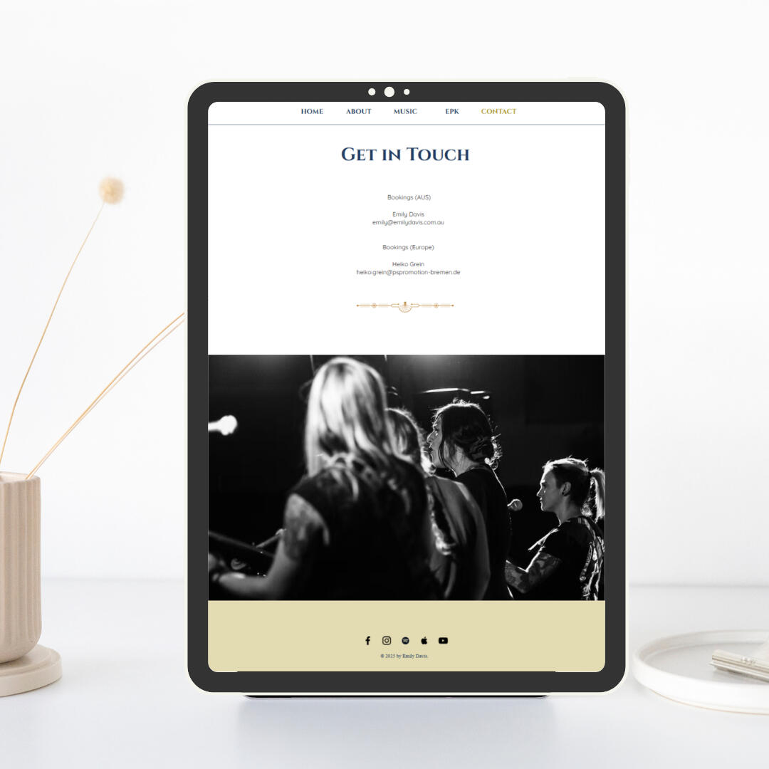 Emily Davis website - tablet Emily Davis website - tablet mockup